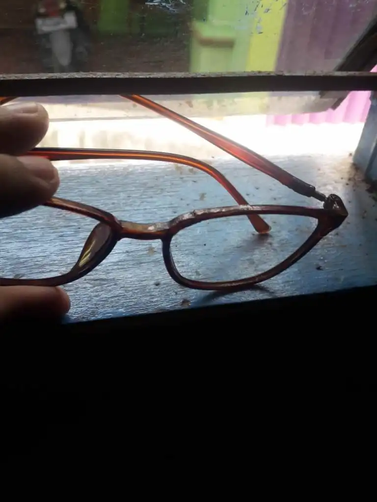 cara memperbaiki frame kacamata